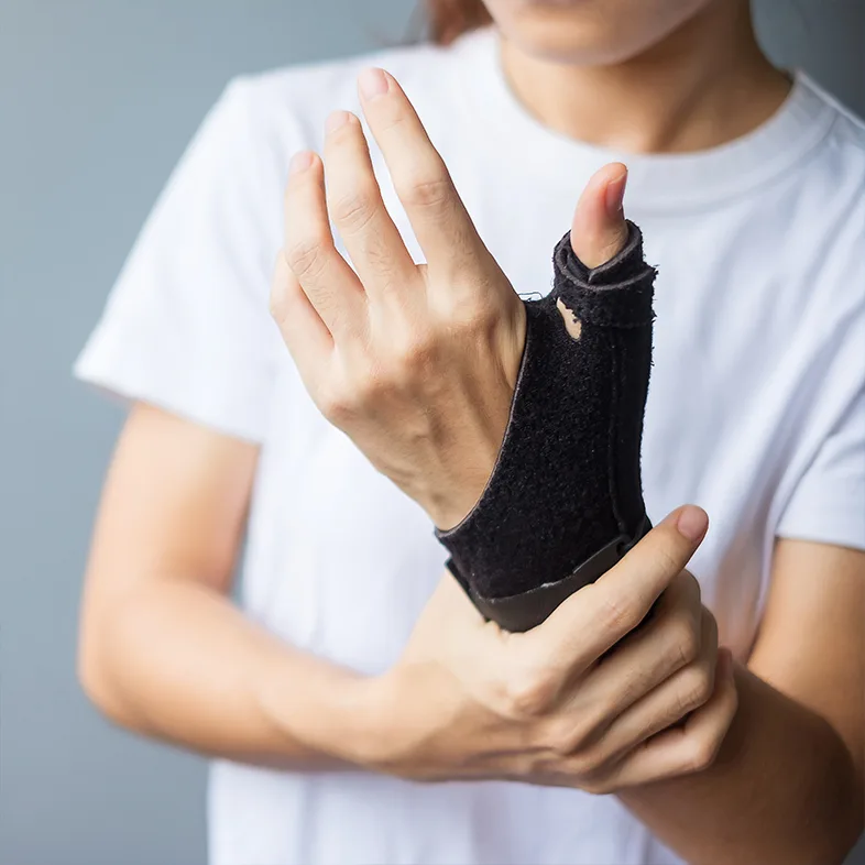 Upper extremity orthotic brace